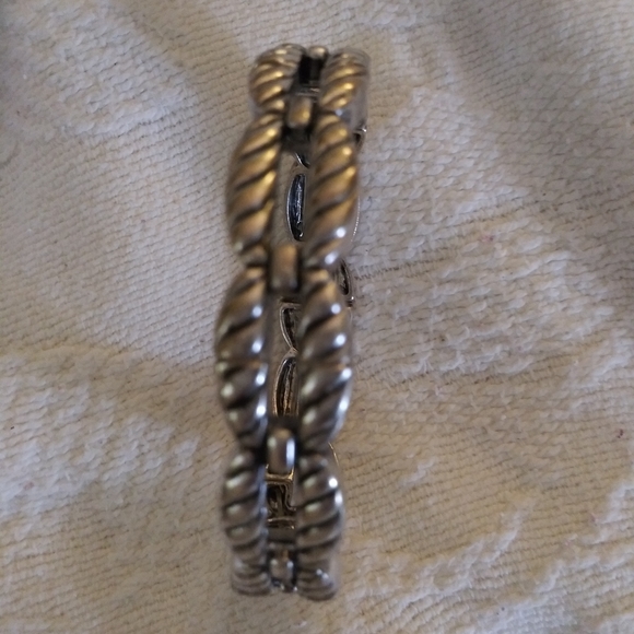 Bracelets - Picture 3 of 3